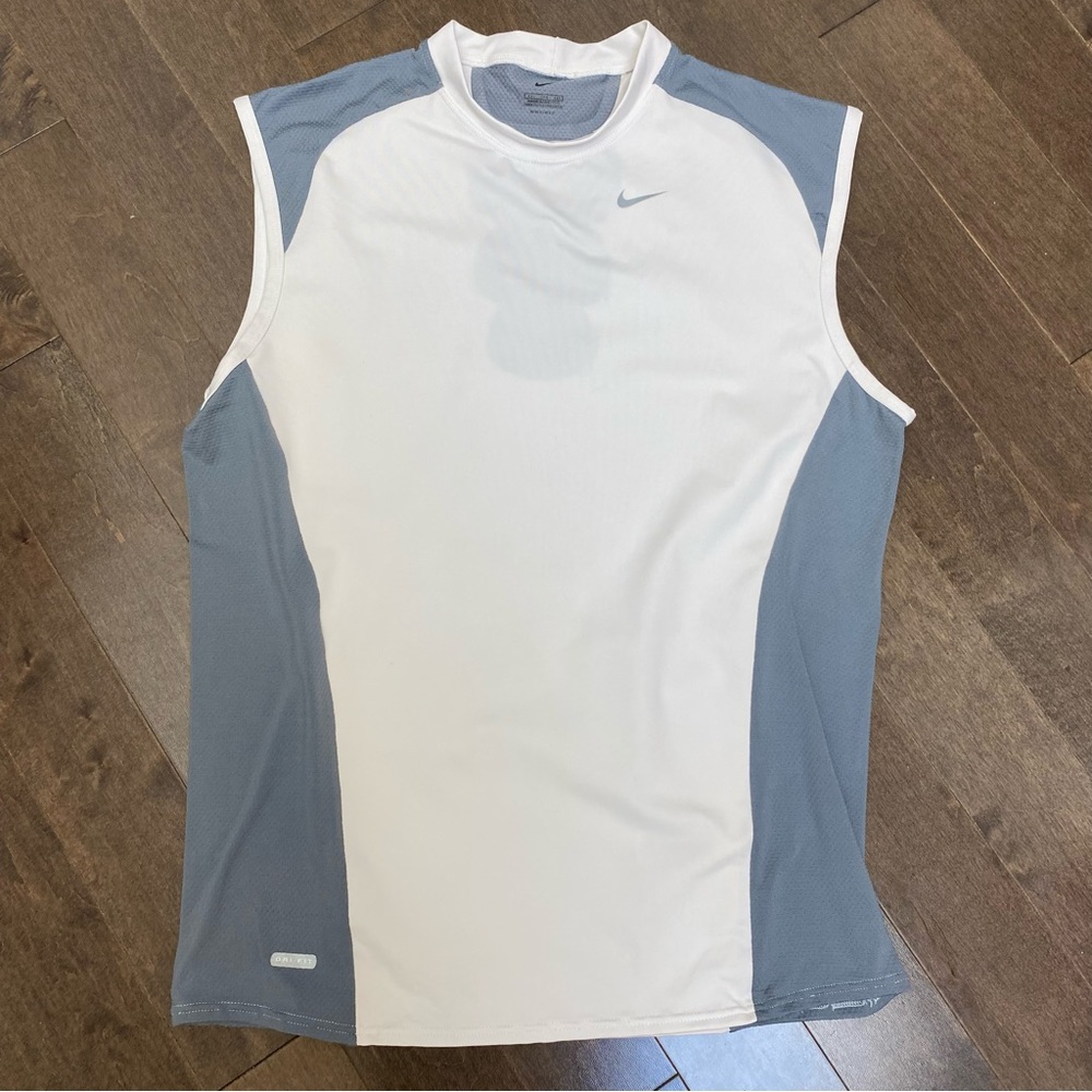 Nike Mens Dri Fit Muscle Sleeveless Tee